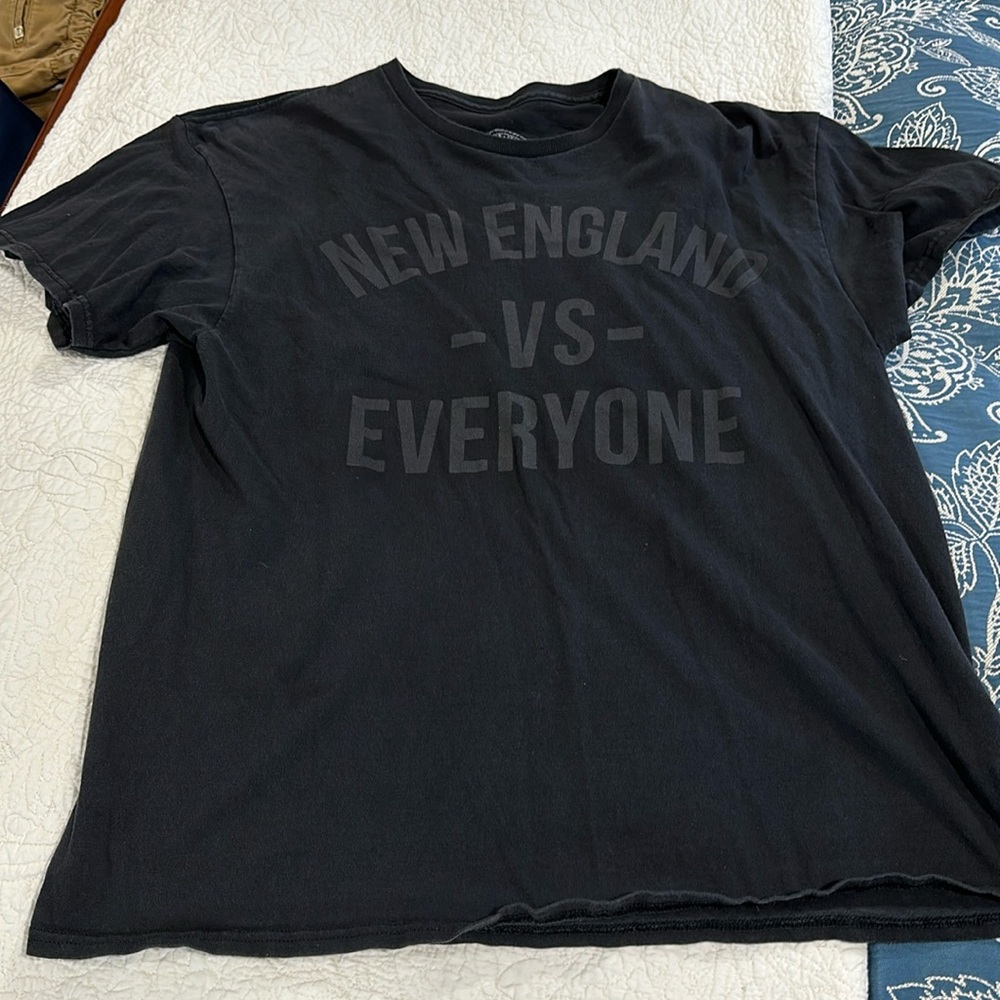 MENS TEE SHIRT - SIZE XL